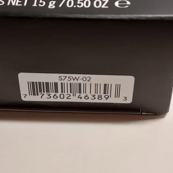 MAC Studio Waterweight Powder *LIGHT* - Picture 5 of 5